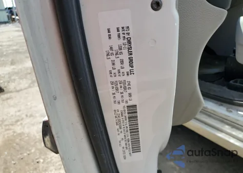 2012 Chrysler Town & Country Touring z USA, uszkodzony, nr VIN 2C4RC1BG8CR226800